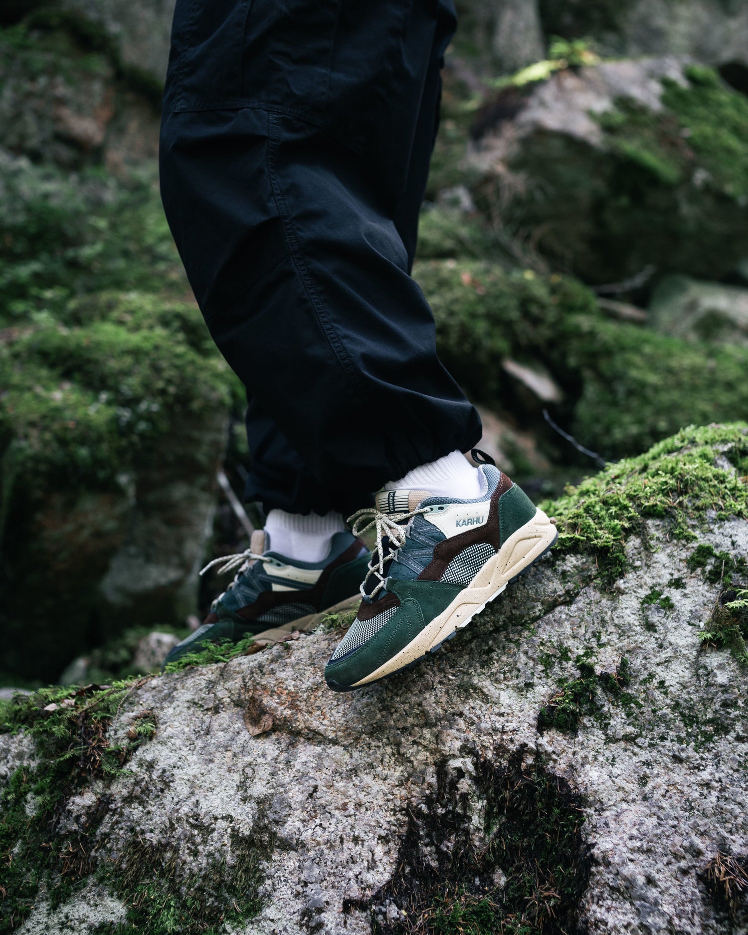 Karhu FUSION 2.0 - DARK FOREST / STORMY WEATHER F804154